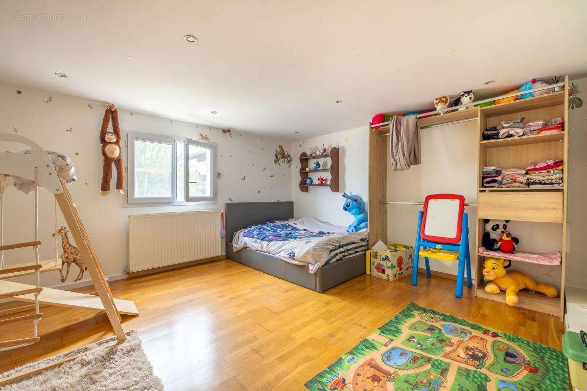 Maison à COMBS-LA-VILLE