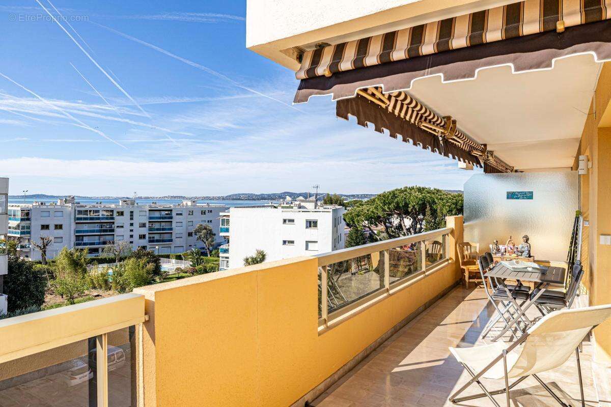 Appartement à SAINT-LAURENT-DU-VAR