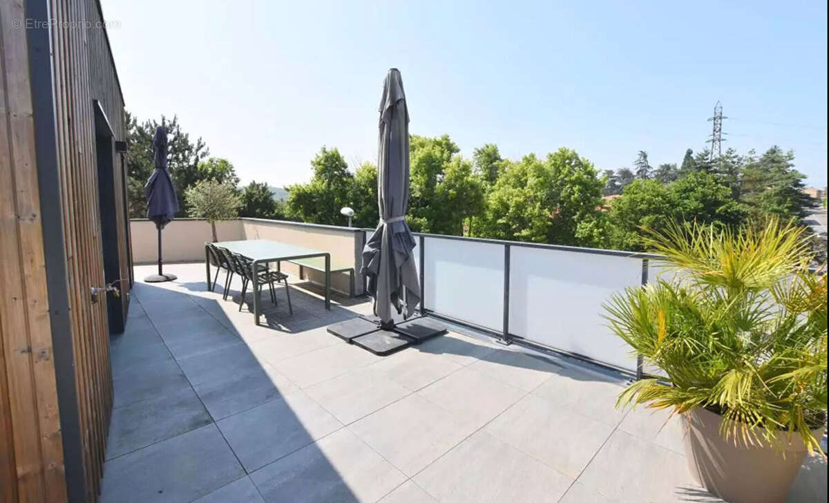 Appartement à CRAPONNE