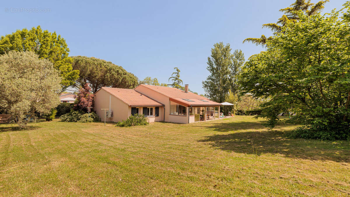 Maison à BELBERAUD
