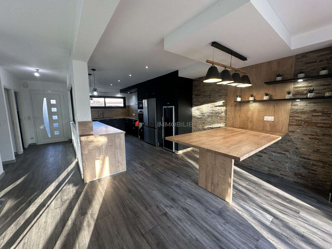 Maison à VILLELONGUE-DE-LA-SALANQUE