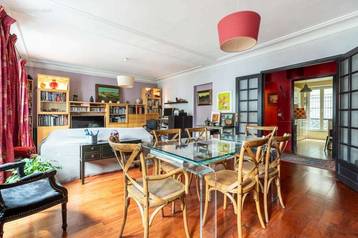 Appartement à PARIS-11E