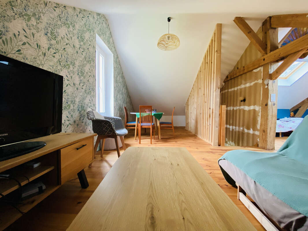 Maison à YGOS-SAINT-SATURNIN