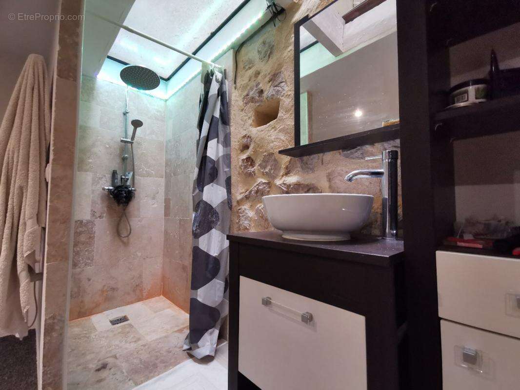 Appartement à SAINT-MAXIMIN-LA-SAINTE-BAUME