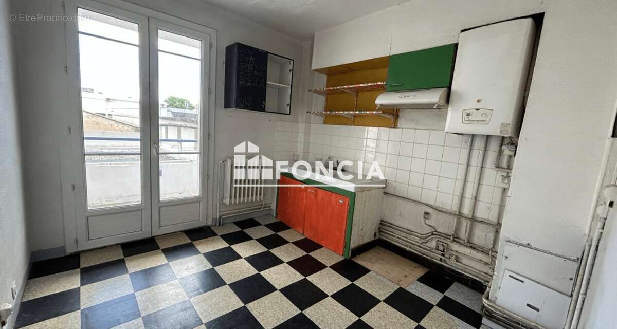  Appartement proche Ecusson, quartier Ecusson T4 de 85M2 avec 2 terrasses - photo 3