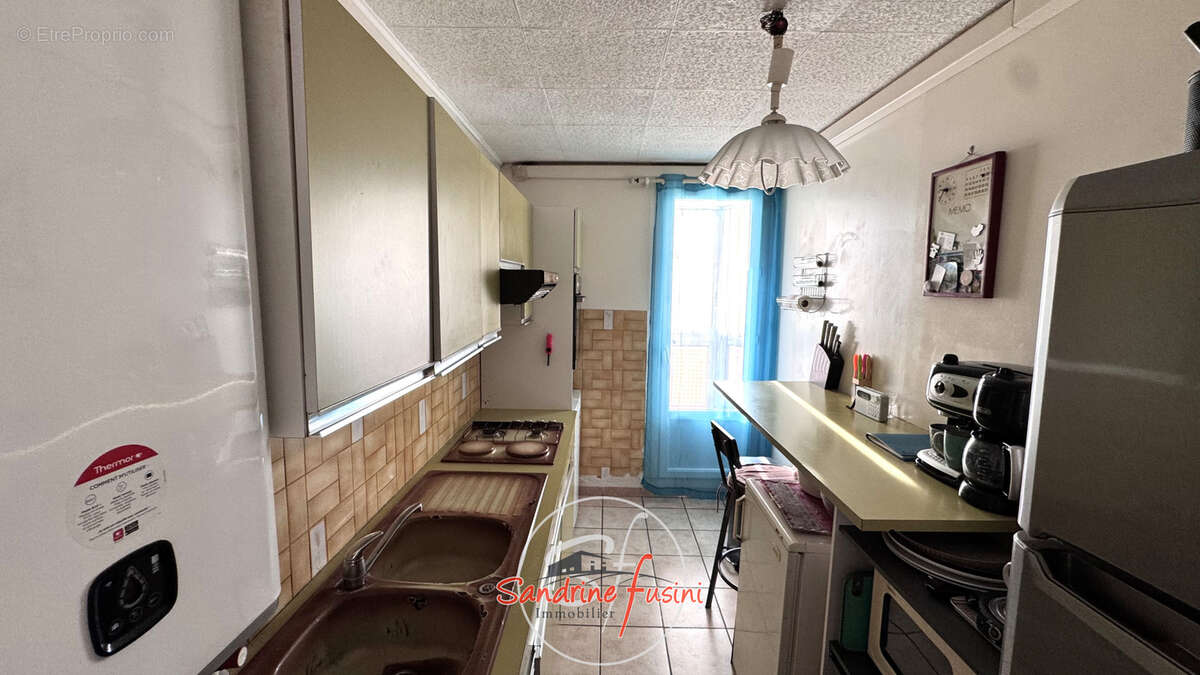 Appartement à CARROS