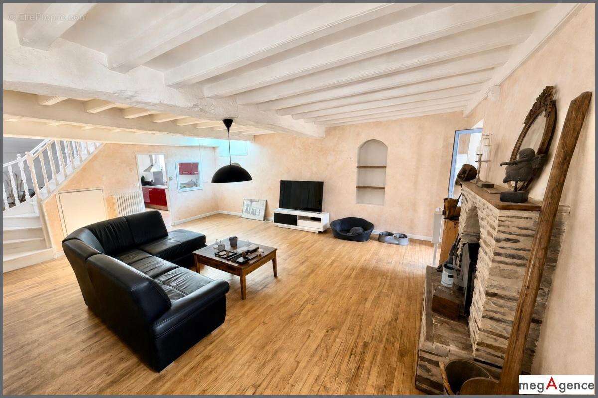 Duplex de caractère en plein centre ville avec son jardin de 186 m2 - photo 3