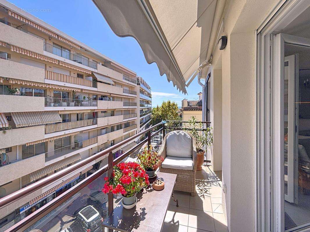 Appartement à LE CANNET