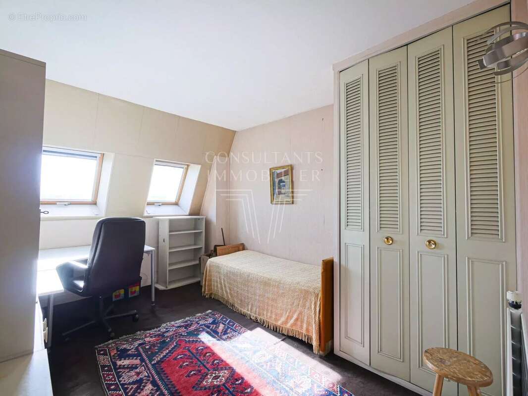 Appartement à NEUILLY-SUR-SEINE