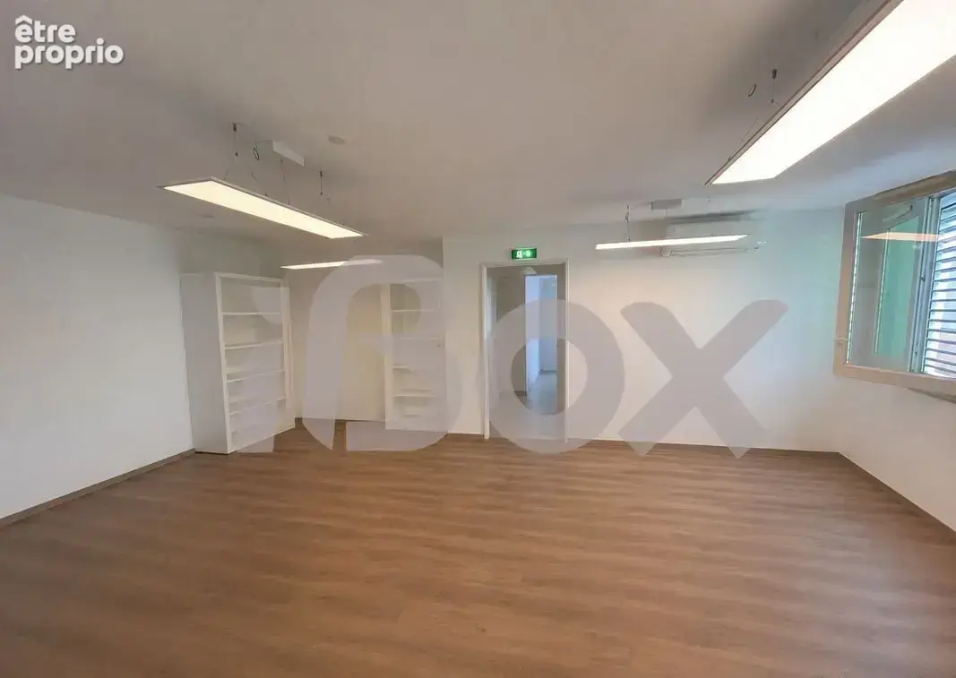 Toulon champ de mars bureaux climatises pmr garage double ascenseur - photo 2