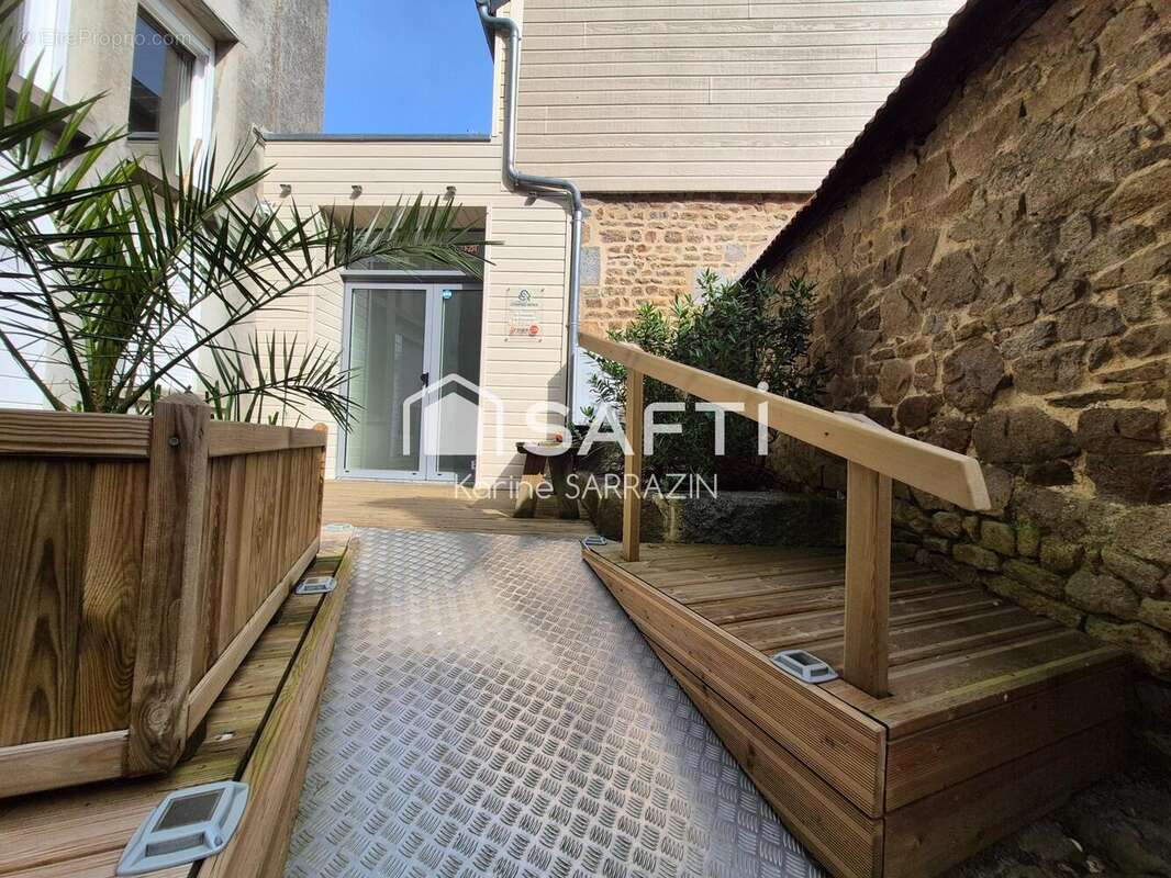 Photo 3 - Commerce à AVRANCHES