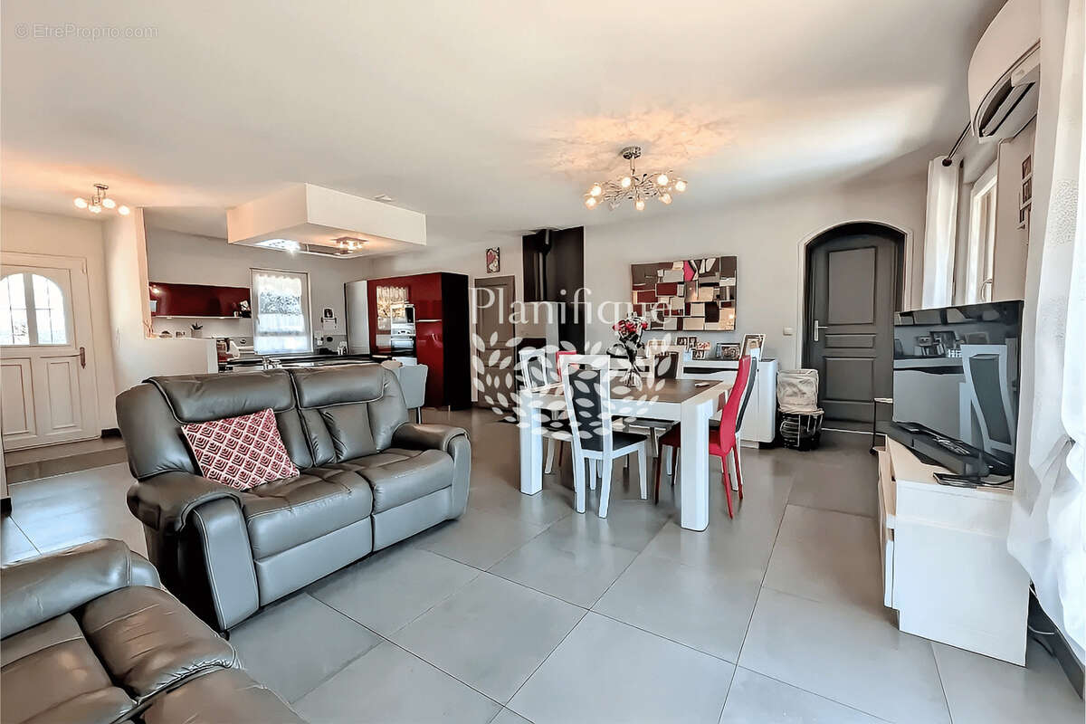 Maison à VETRAZ-MONTHOUX