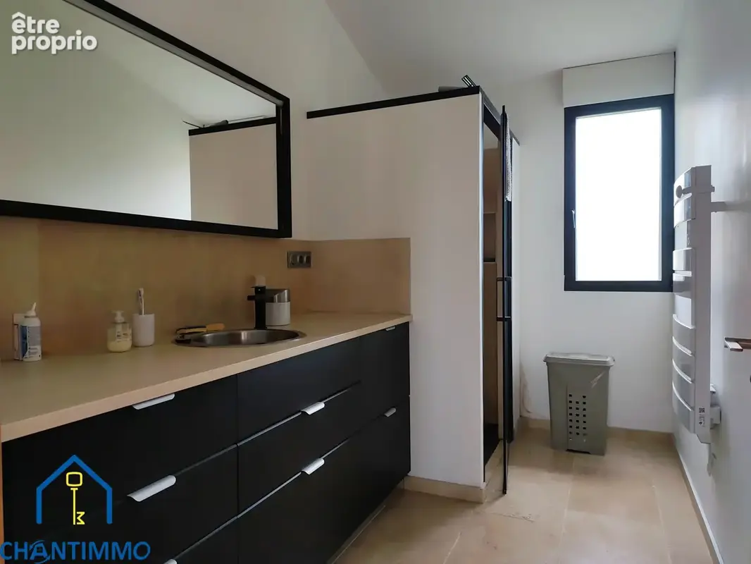 Pavillon de plain-pied spacieux et moderne sur un terrain de 5200 m2 - photo 11