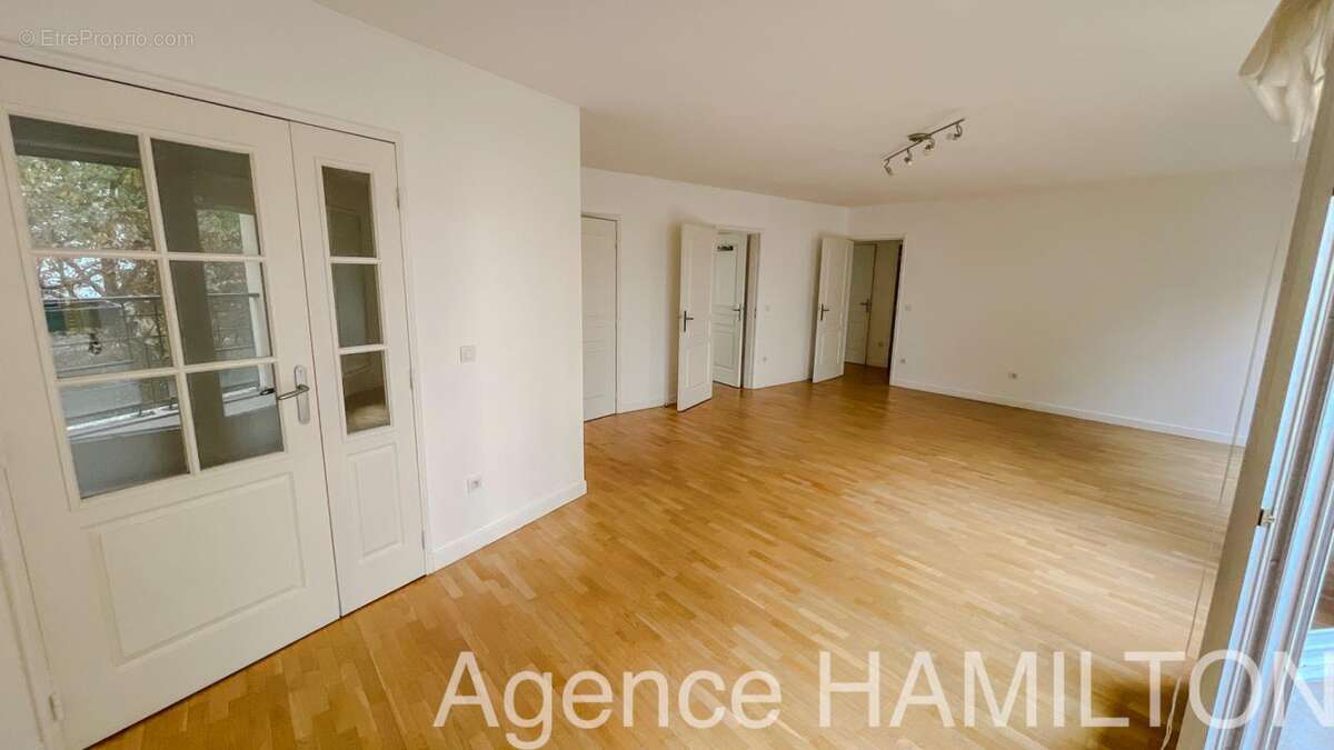 Appartement à GARCHES