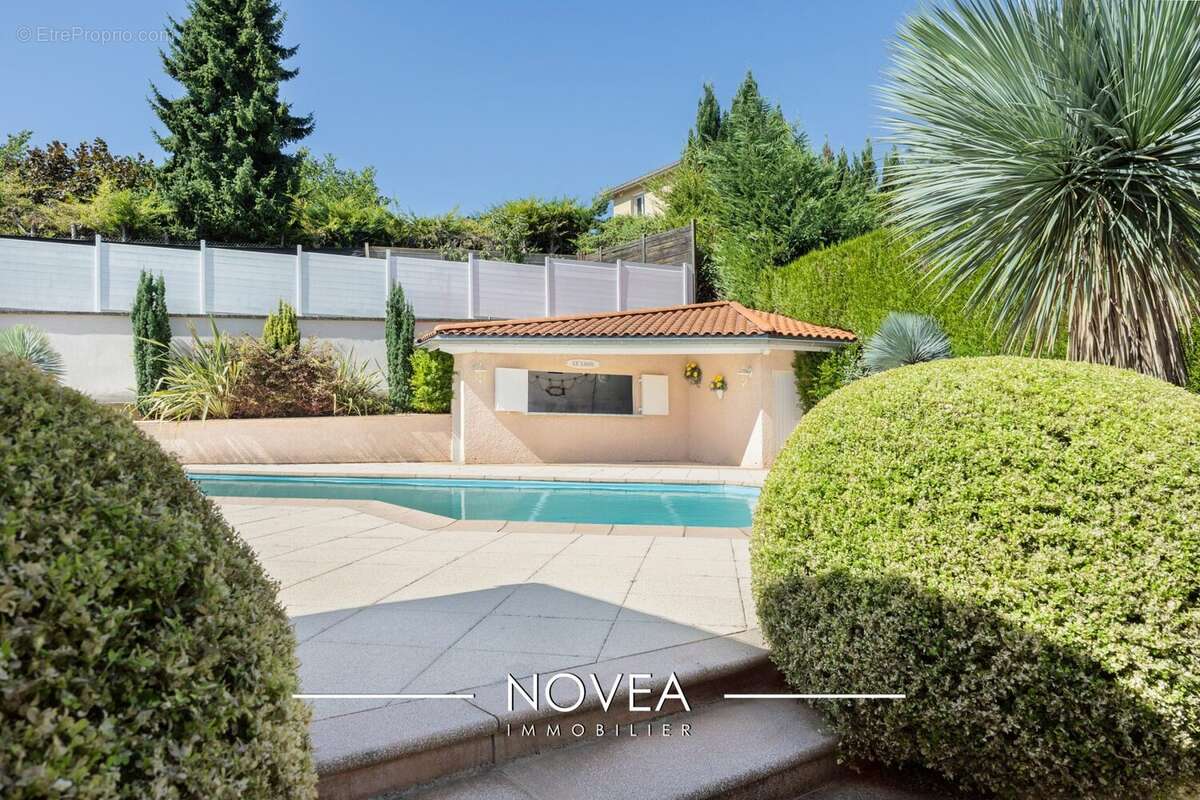 Maison à COLLONGES-AU-MONT-D&#039;OR