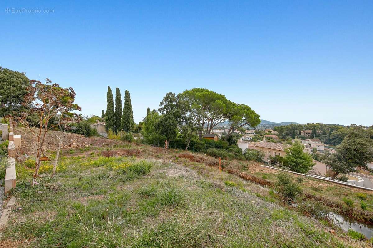 Terrain à LA GARDE