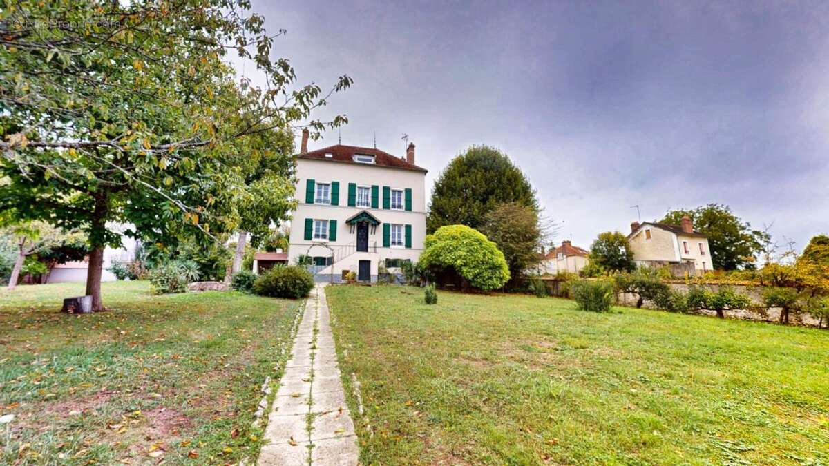 Maison à COULOMMIERS