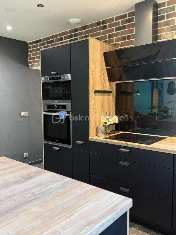 Maison à LA ROQUE-SUR-CEZE