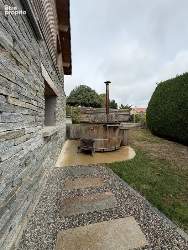 St genest malifaux (42) maison, chalet de 200 m2 hab sur terrain clos 1065 m2 avec piscine - photo 13