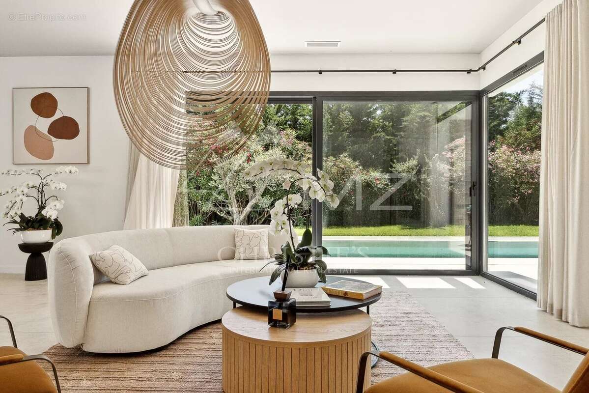 Maison à MOUGINS