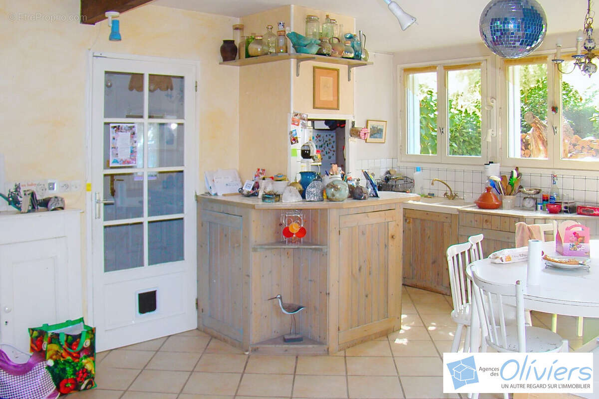 Maison à VOISINS-LE-BRETONNEUX