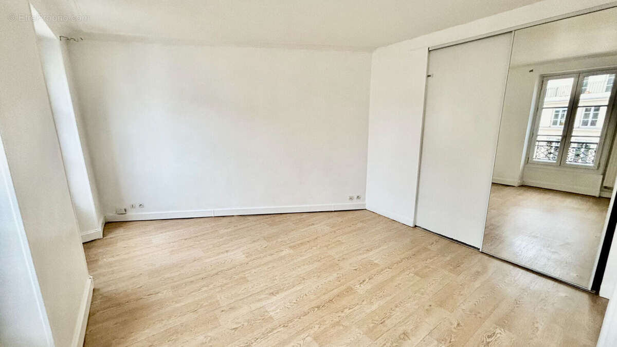 Appartement à NEUILLY-SUR-SEINE