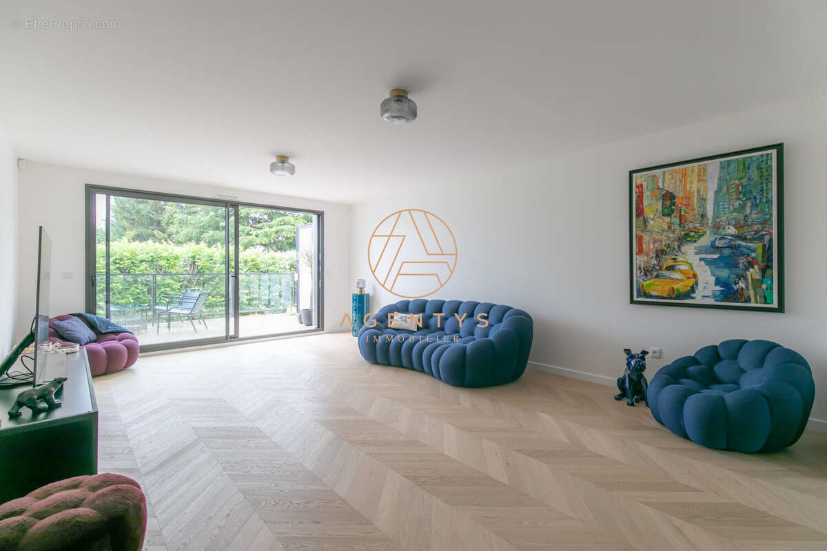 Appartement à SAINT-MAUR-DES-FOSSES
