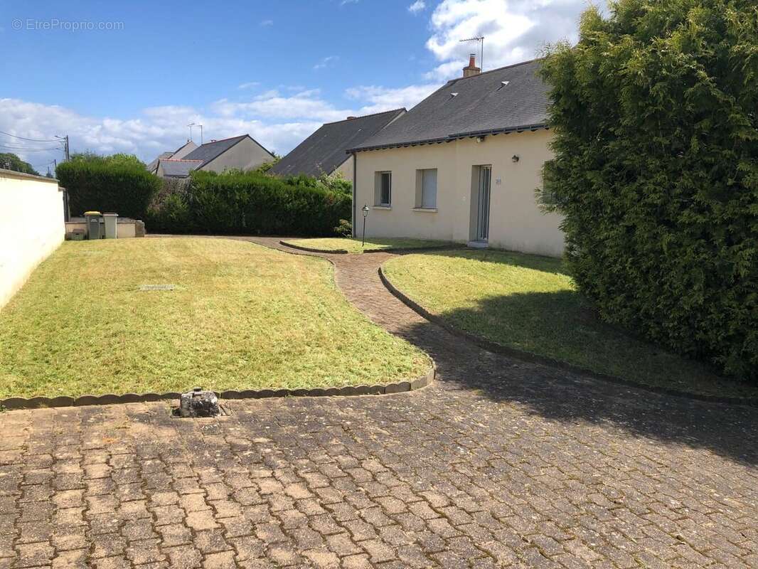 Maison à MONTREUIL-BELLAY