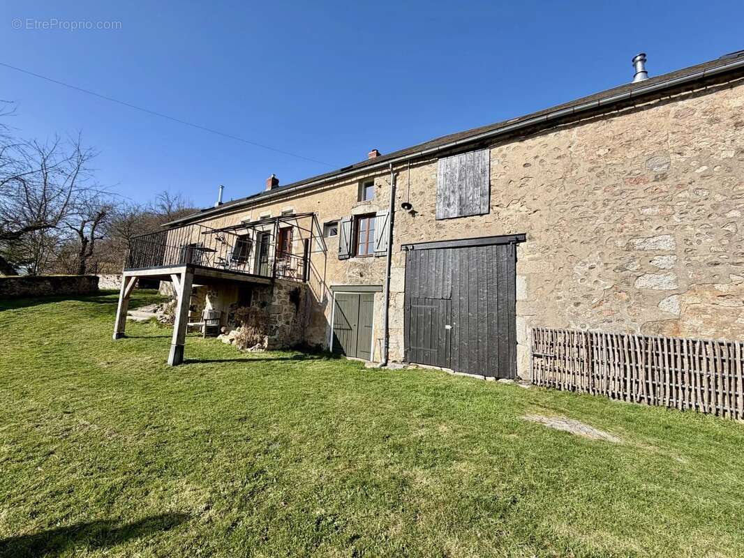 Maison à MONTSAUCHE-LES-SETTONS