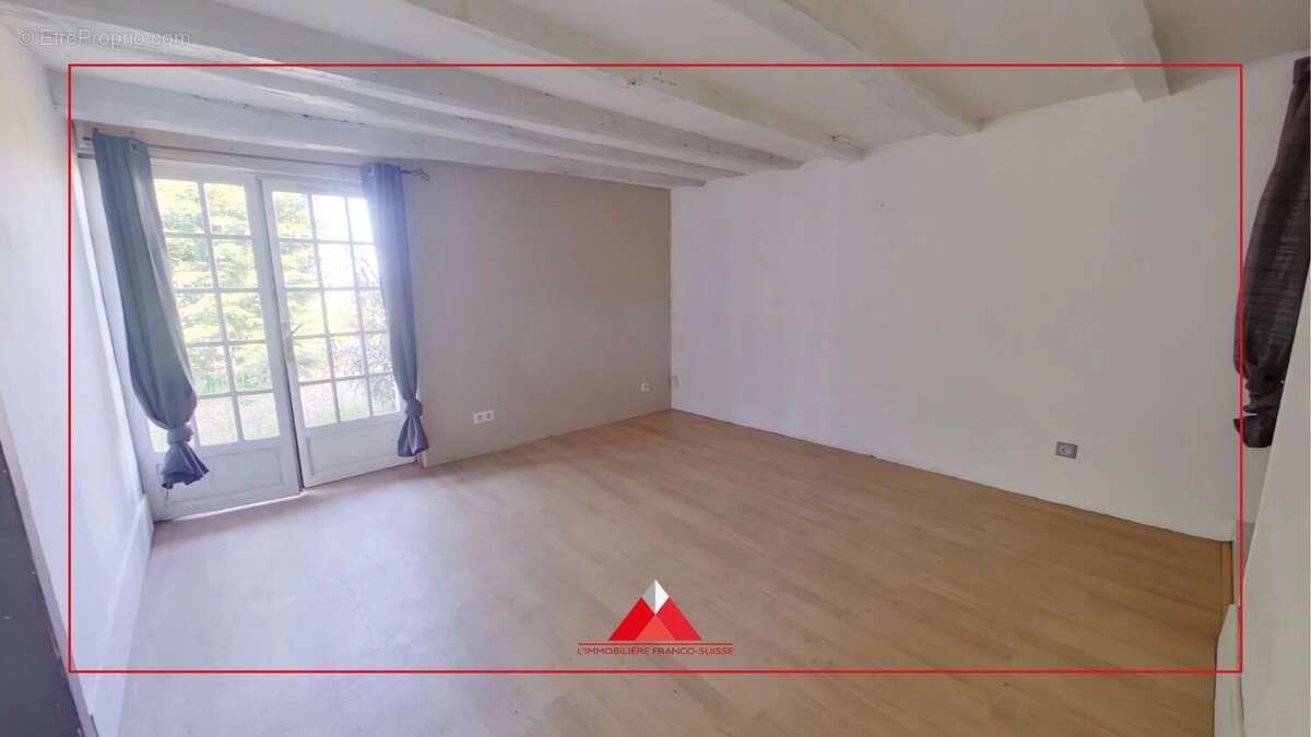 Maison individuelle avec belle parcelle cloturée - photo 5