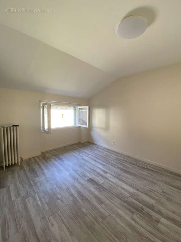 Maison à MONTEREAU-FAULT-YONNE