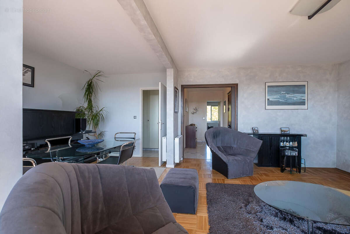 Photo 8 - Appartement à CALUIRE-ET-CUIRE