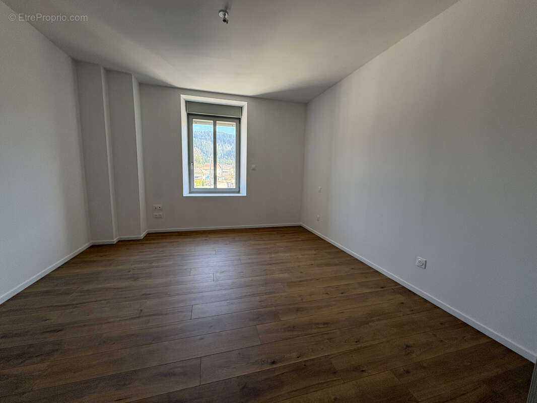 Appartement à LA CLUSE-ET-MIJOUX