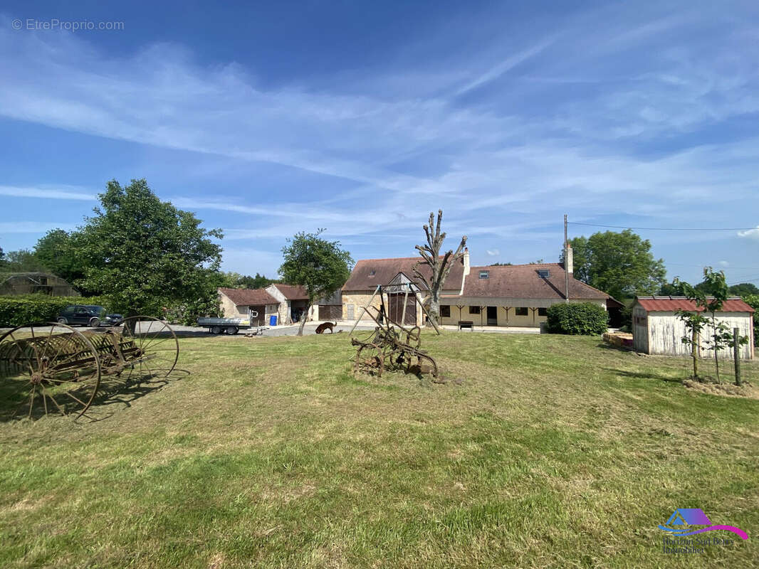 JARDIN - Maison à SAINT-PIERRE-LES-BOIS