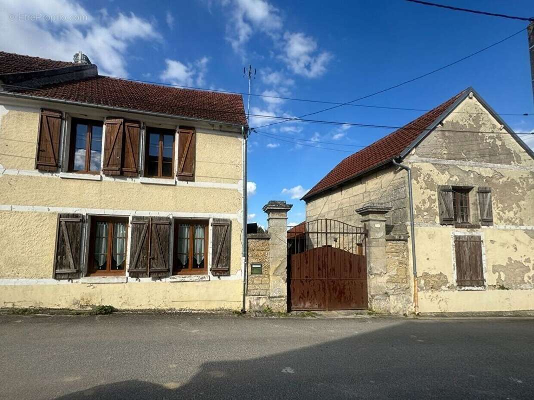 Maison à SAINT-GERVAIS