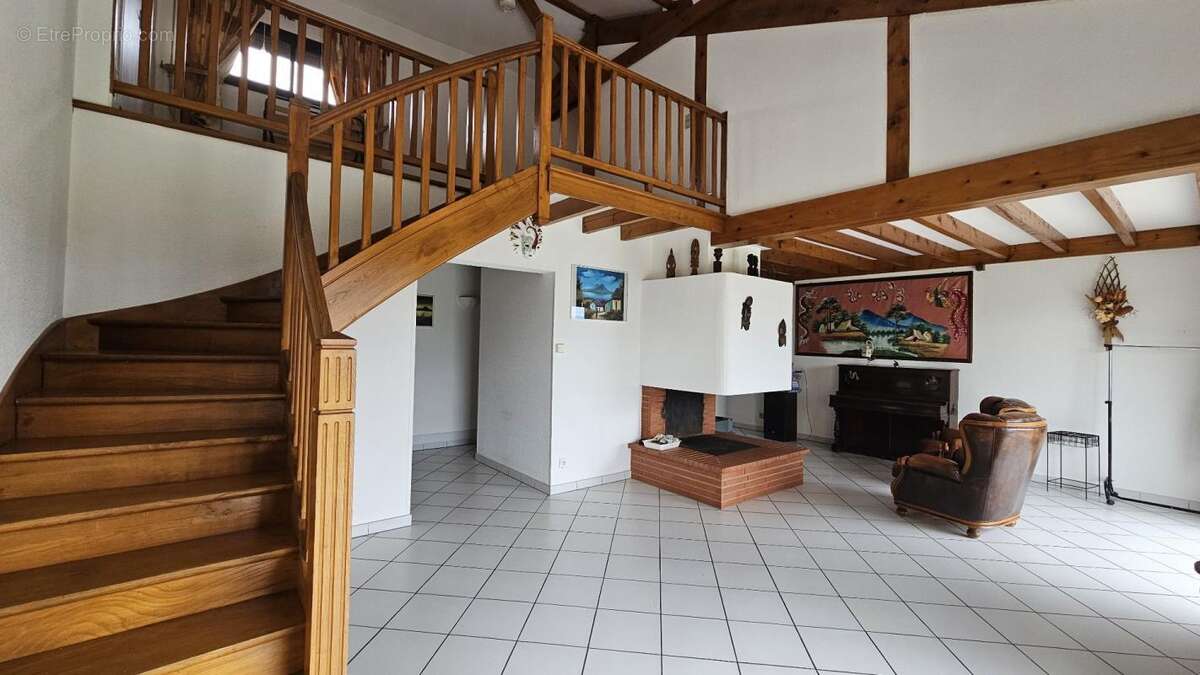 Maison à VILLENEUVE-DE-RIVIERE