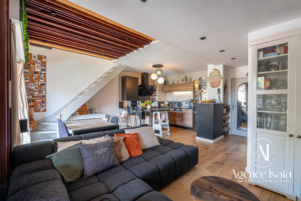 Appartement à BORMES-LES-MIMOSAS