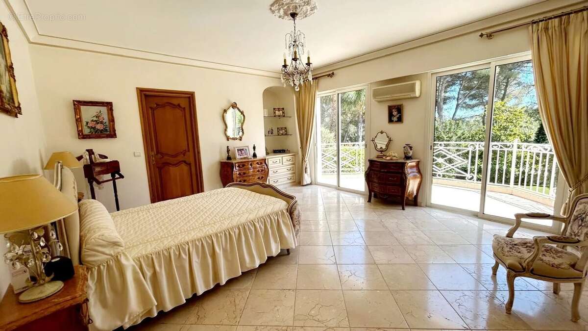 Maison à MOUGINS