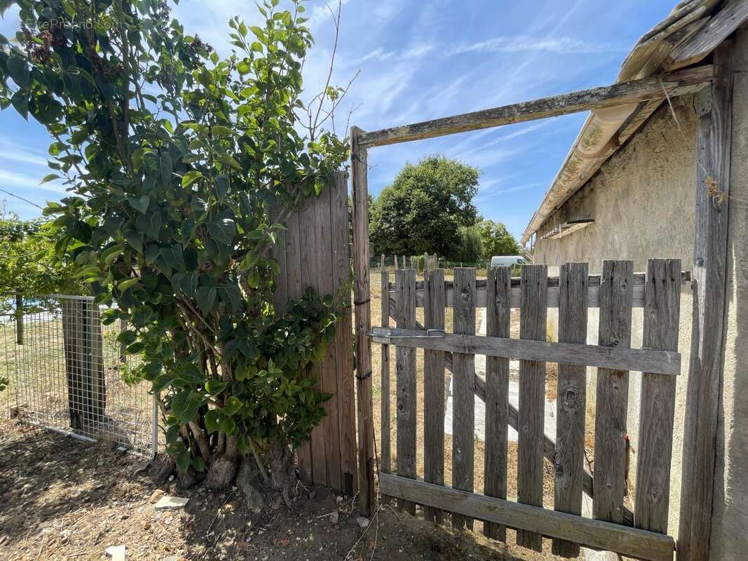 Maison 72 m² à Fatines  - photo 2