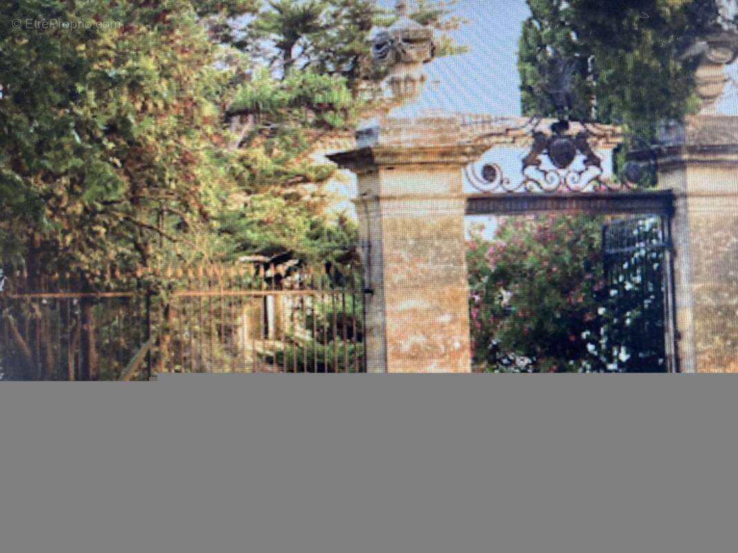 Terrain à LEZIGNAN-CORBIERES