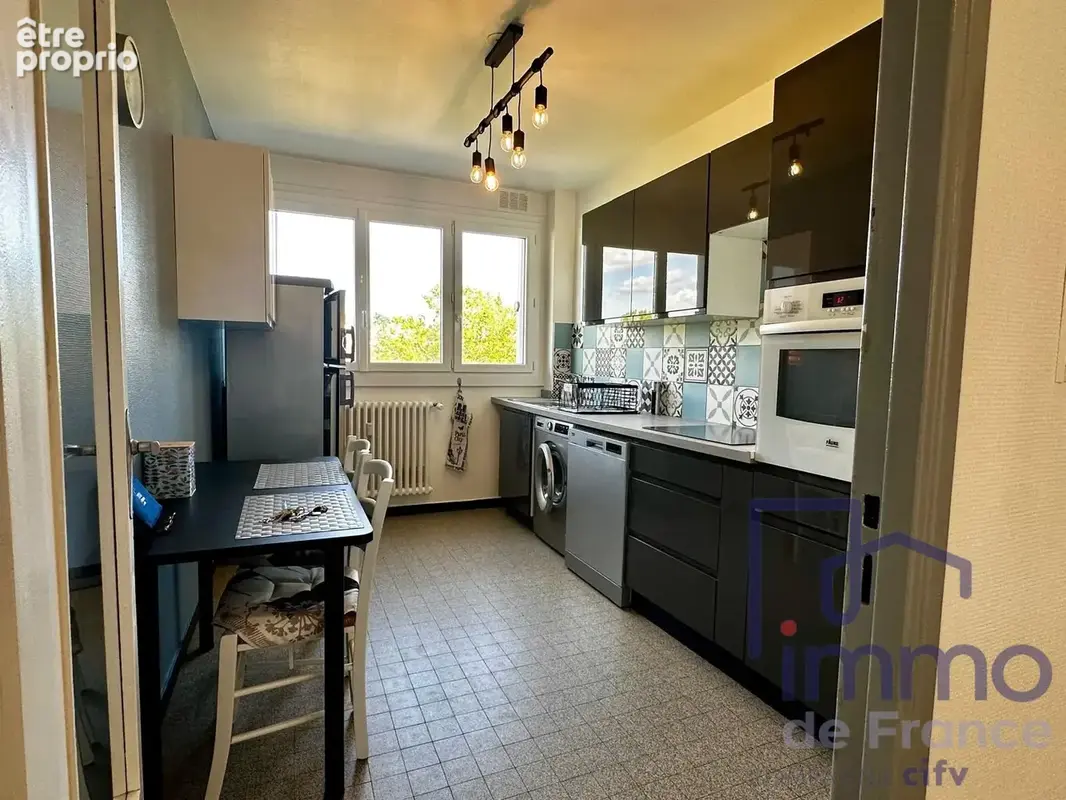 Appartement 4 pièces 75 m² à vendre à Saint-Etienne (42100) - photo 3