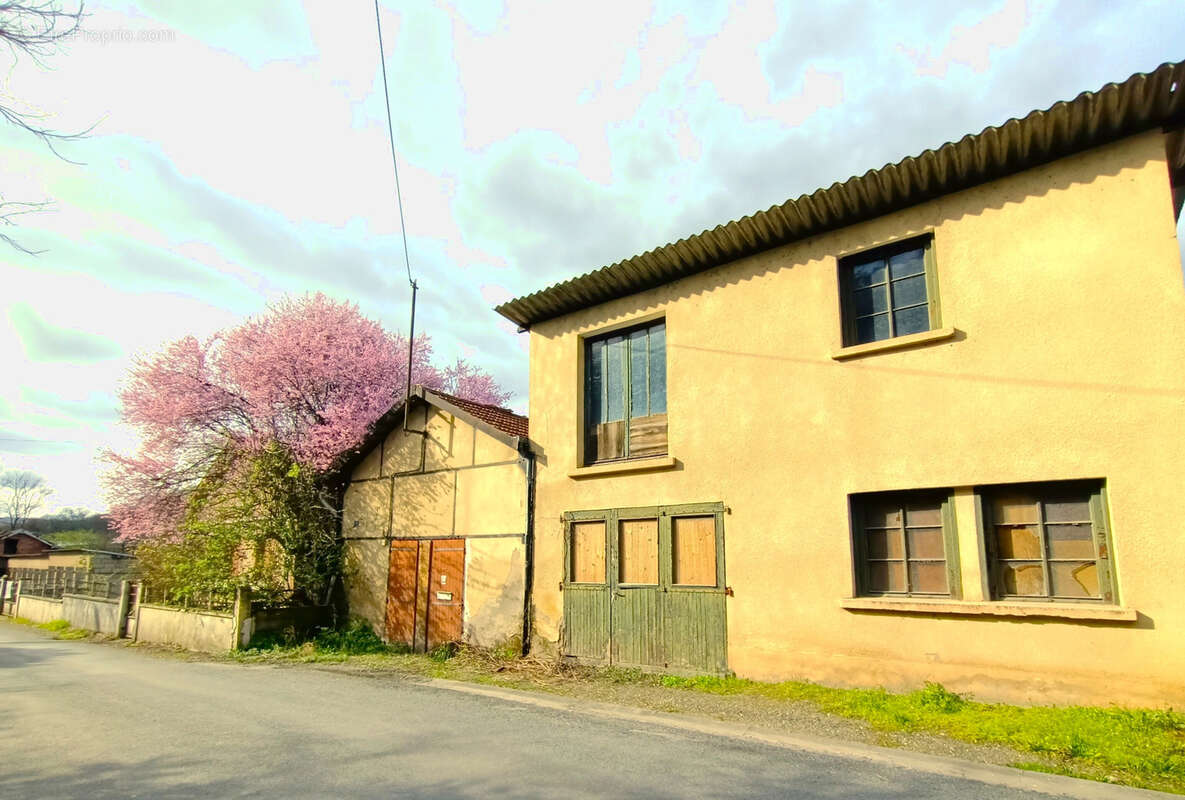 Maison à DECAZEVILLE