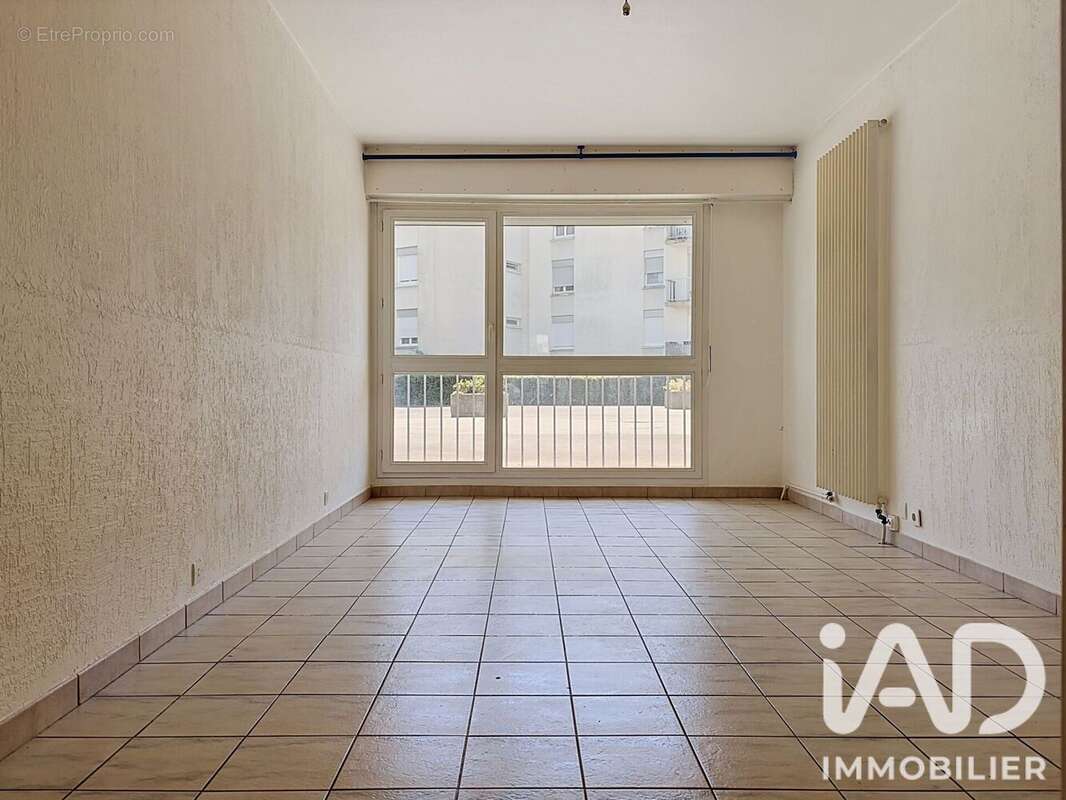 Photo 3 - Appartement à MAINVILLIERS