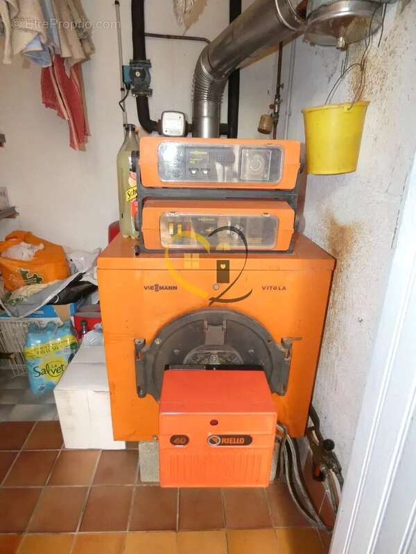 A VENDRE Maison de caractère avec dépendances et grand terrain – Azy - photo 12