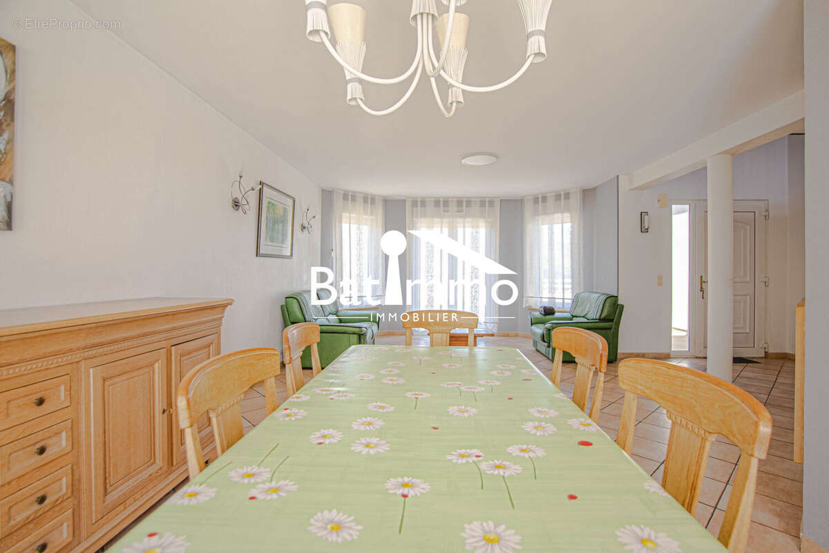 Maison 140 m² à Pournoy-La-Grasse  - photo 8