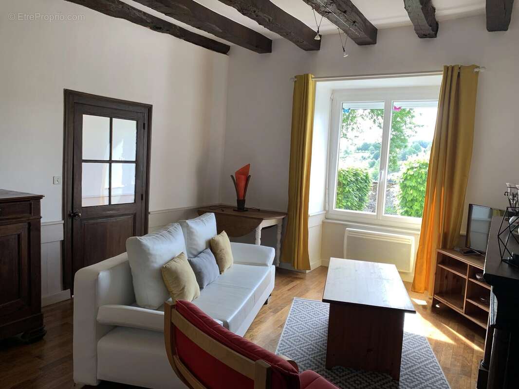 Maison à JUMILHAC-LE-GRAND