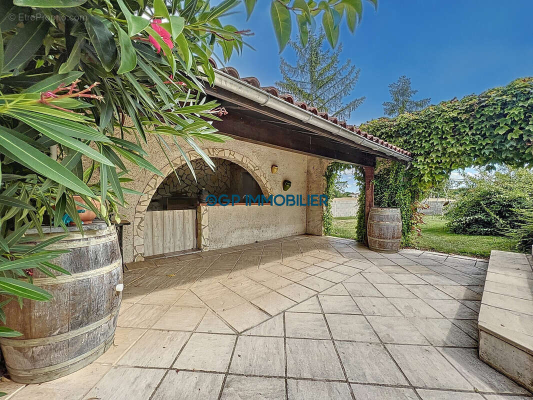 Maison à SAINT-SULPICE