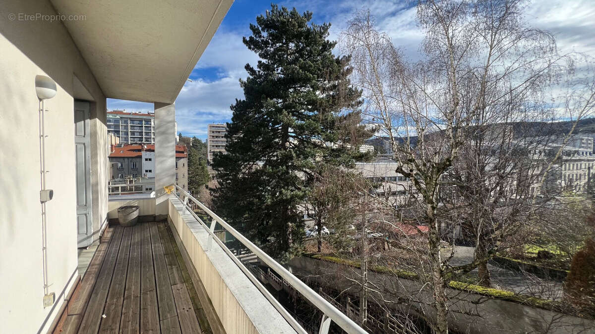 Appartement à SAINT-ETIENNE