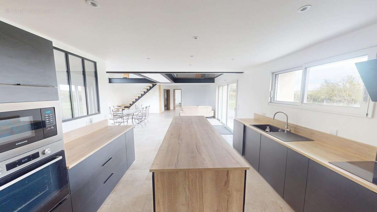 Maison à VERNOU-SUR-BRENNE