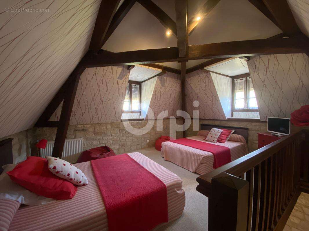 Maison à TERRASSON-LAVILLEDIEU